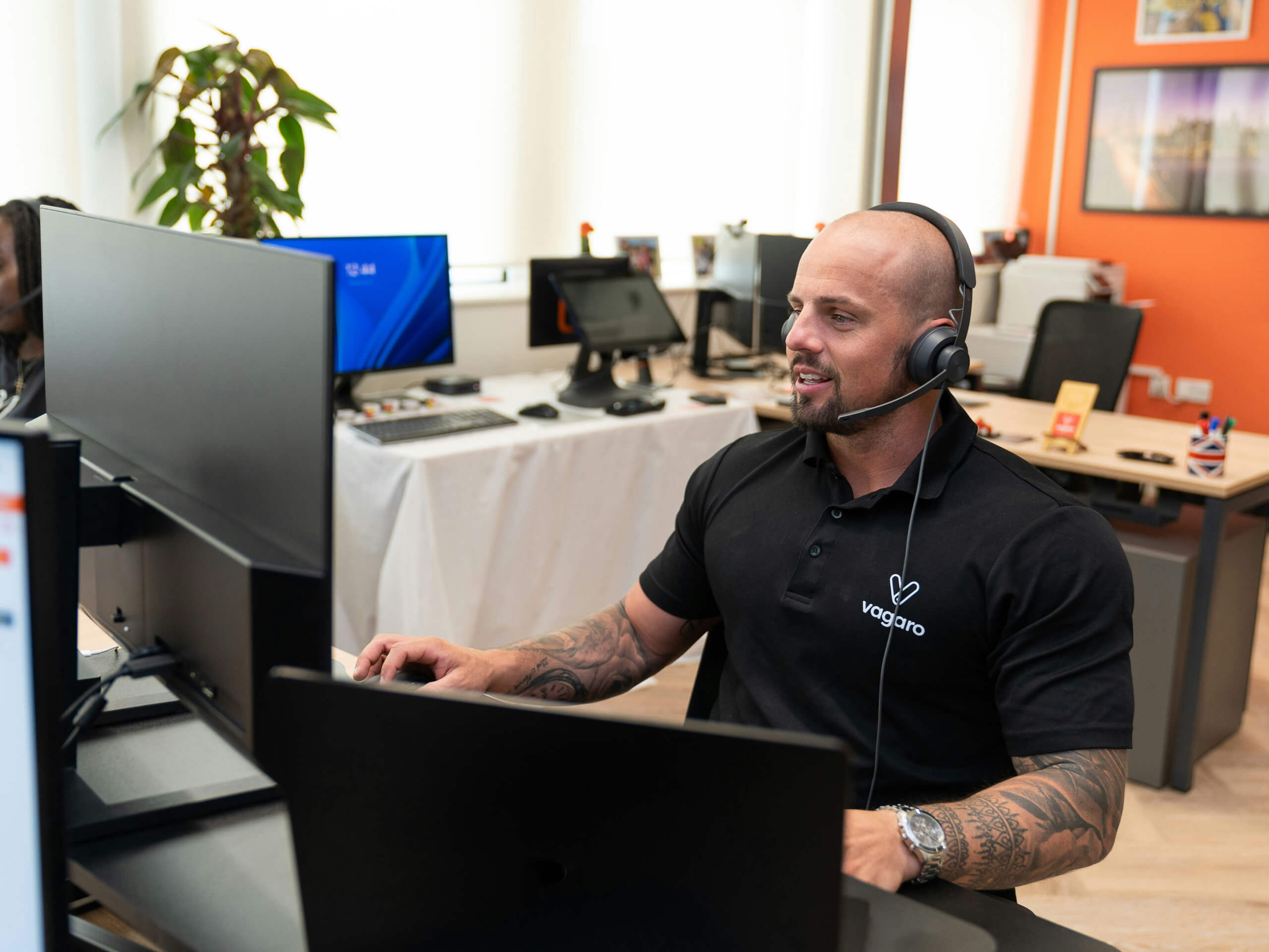 onboarding-it-support-lenexa New employee being onboarded into an IT support team in Lenexa office setting